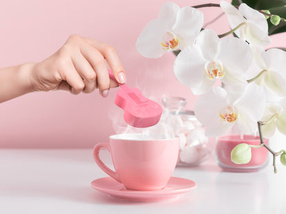 Dolly Parton Guitar Tea Infuser in Pink Cup