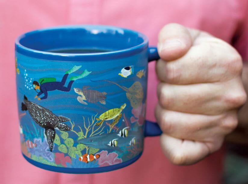 Sea Turtles at the Coral Reef Heat Change Mug