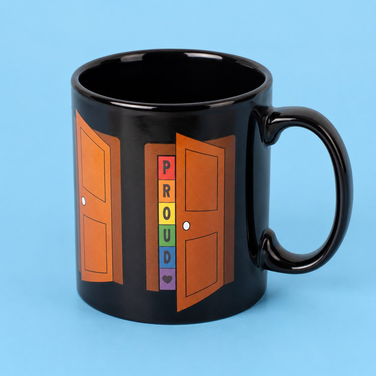 Proud Closet heat-changing mug with rainbow PROUD reveal