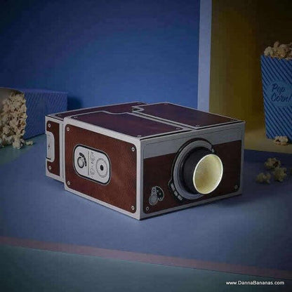 Smartphone Projector 2.0 with Whiskey and the Paper Picture