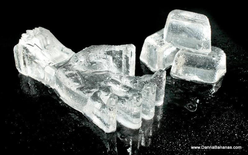 Zombie Hand Ice Cube Tray – creepy Halloween party idea